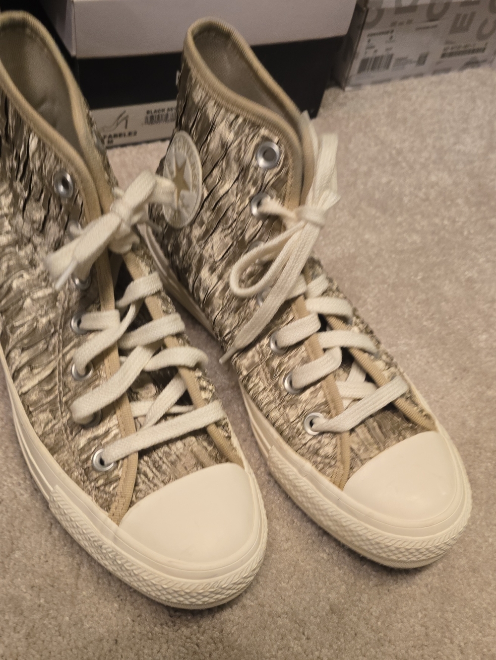 Converse Gold Metallic High-Top Sneakers U.S. 7.5M